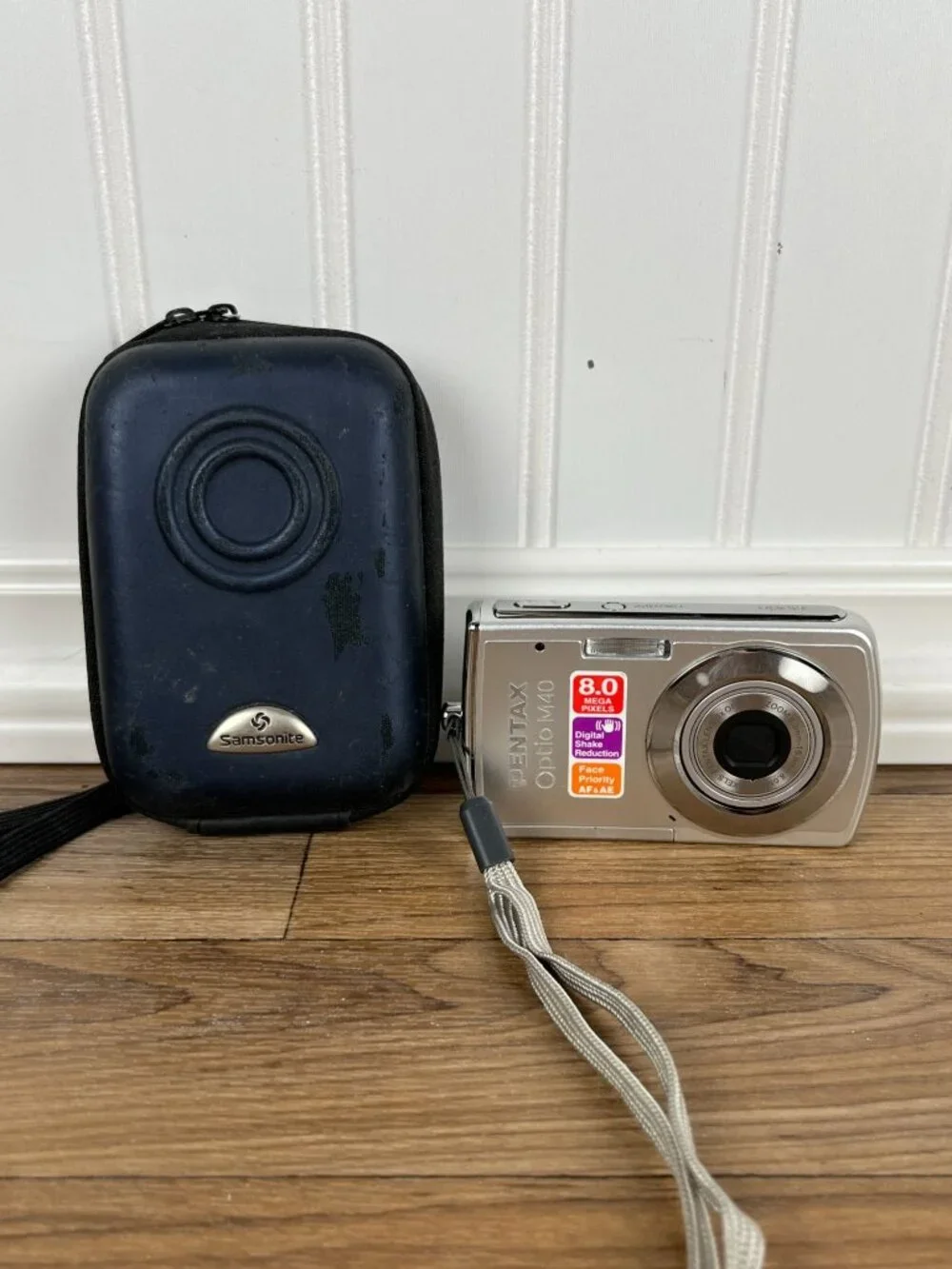 Pentax Optio M40 8.0MP Digital Camera Silver W Case READ